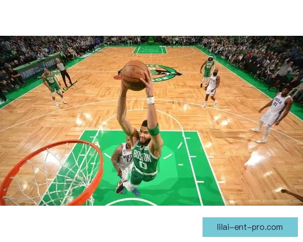 凯尔特人击败雷霆终结12连胜 布朗砍31分8篮板 亚历山大空砍33分