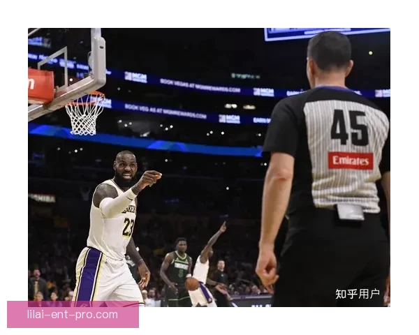 41岁詹姆斯连续11战出手受限为胜利转型却因裁判判罚无奈显落寞