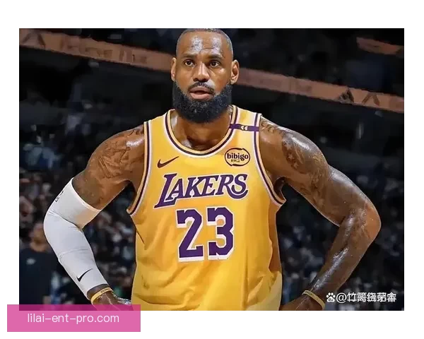 41岁詹姆斯连续11战出手受限为胜利转型却因裁判判罚无奈显落寞